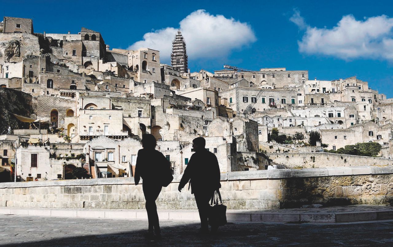 Copertina di Poste e Caf deserti: in Basilicata nessuno ha chiesto il reddito
