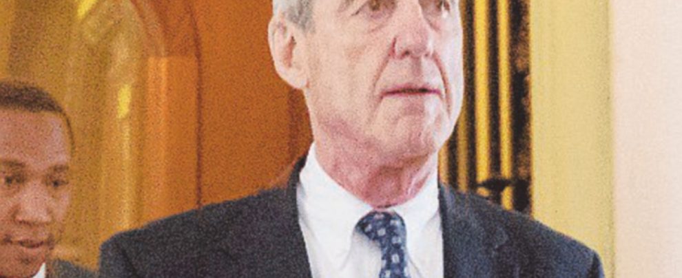 Sfida aperta - Il procuratore Mueller (a destra) che ha condotto l’indagine e Donald Trump - Ansa Trump, il suo giro d’affari più letale dell’inchiesta sui contatti con Mosca