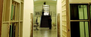Copertina di Femminicidio Milano, il compagno della vittima si impicca in cella a San Vittore: “Morte cerebrale”. Aveva confessato