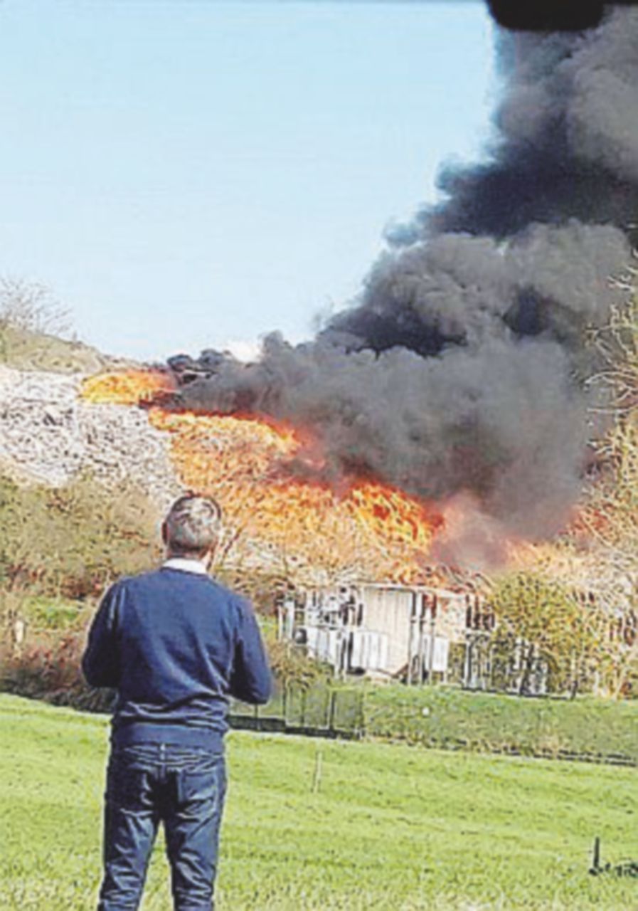 Copertina di A fuoco anche discarica lombarda: oggi analisi dell’aria