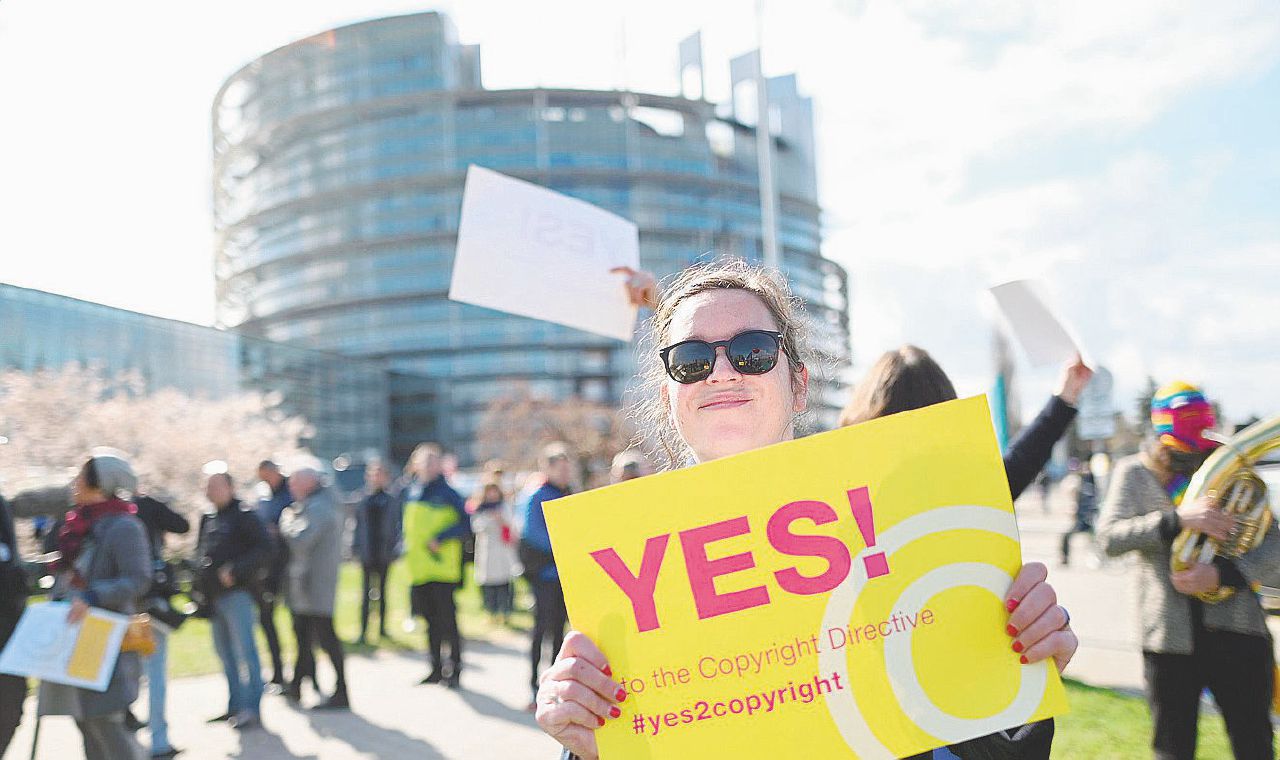 Ue, passa la legge copyright: salva i grandi, non i creativi