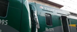 Copertina di Como, scontro frontale tra due treni: sei feriti. Macchinista è partito con il semaforo rosso: aperta un’inchiesta da Trenord