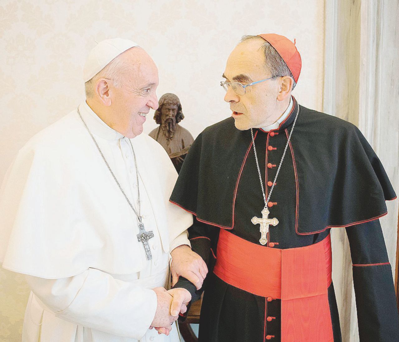 Preti, abusi e coperture. La rinuncia al battesimo: rivolta contro la Chiesa