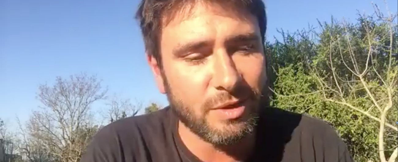 Copertina di M5S, Di Battista rompe il silenzio: “Ho detto no alle europee”. Poi saluta gli attivisti: “Mi mancate ma vado in India”