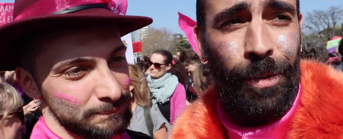 Copertina di Verona, corteo femminista e arcobaleno: “Visione ancorata al passato. Hanno paura di noi ma siamo il presente”
