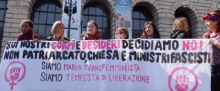 Copertina di Congresso famiglie Verona, piazza Bra blindatissima tra striscioni e canti di protesta: la contro-manifestazione al via