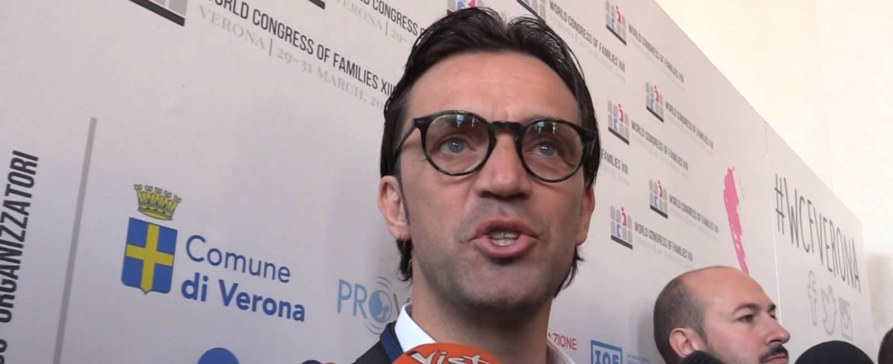 Copertina di Congresso famiglie, l’ex bianconero Legrottaglie contro adozioni gay: “Papà e mamma hanno ruoli diversi”