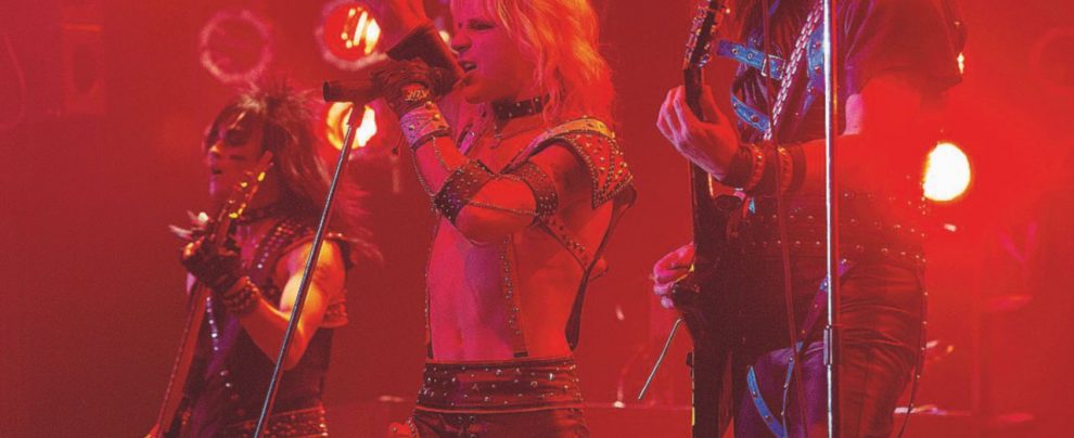 Estremi - I Mötley Crüe, considerati i “padrini del Glam metal”, si sono formati nel 1981. Quattro anni fa l’ultimo concerto Mötley Crüe, così cattivi da meritare persino un biopic