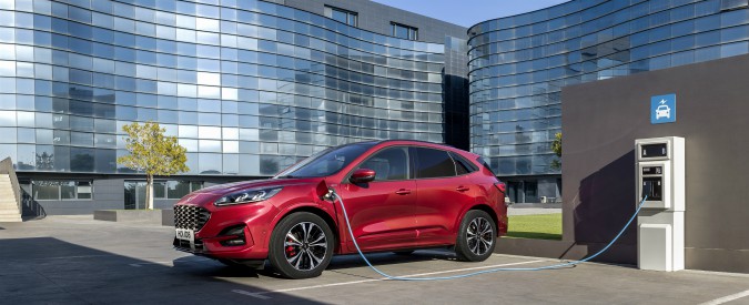 Copertina di Ford Kuga, svelata la nuova generazione. Sarà anche ibrida e plug-in – FOTO