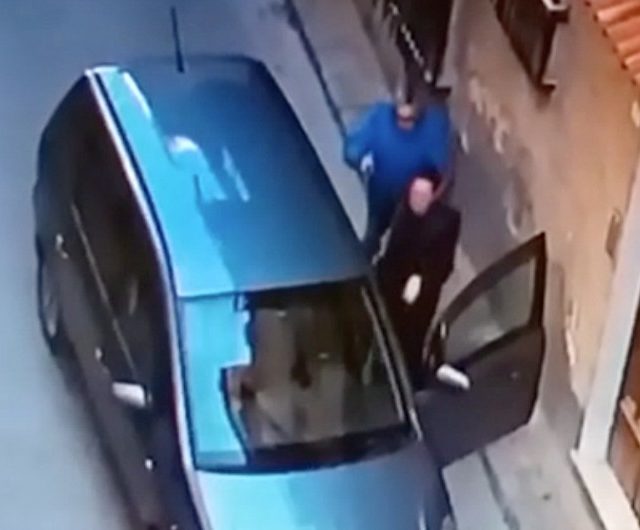 Uccide la ex, in un video il sequestro. Con una pistola costringe la donna a salire in auto a Catenanuova (Enna)