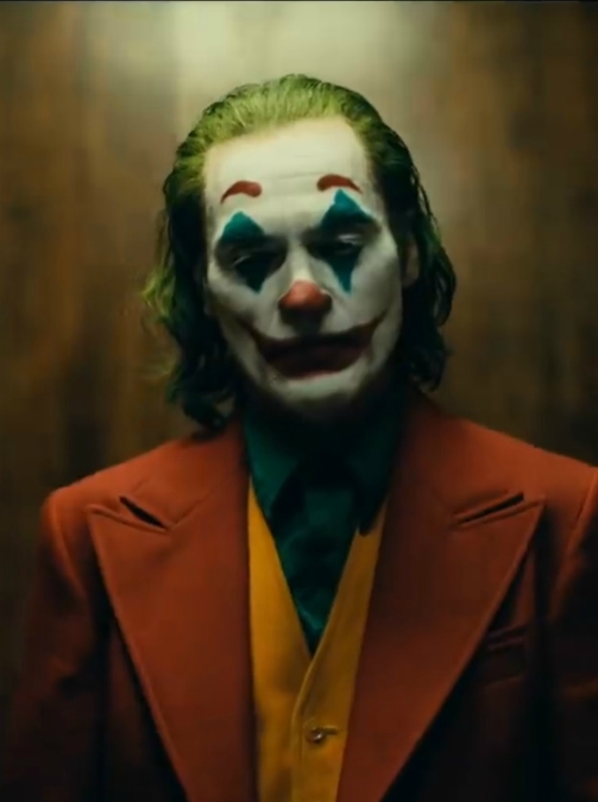 Copertina di Joker, Joaquin Phoenix nei panni del più cattivo di sempre: il nuovo film sulle origini dell’anti-Batman. Il trailer