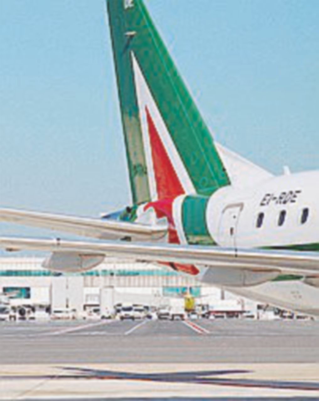 Copertina di Lo Stato torna azionista di Alitalia: può arrivare a una quota del 15%