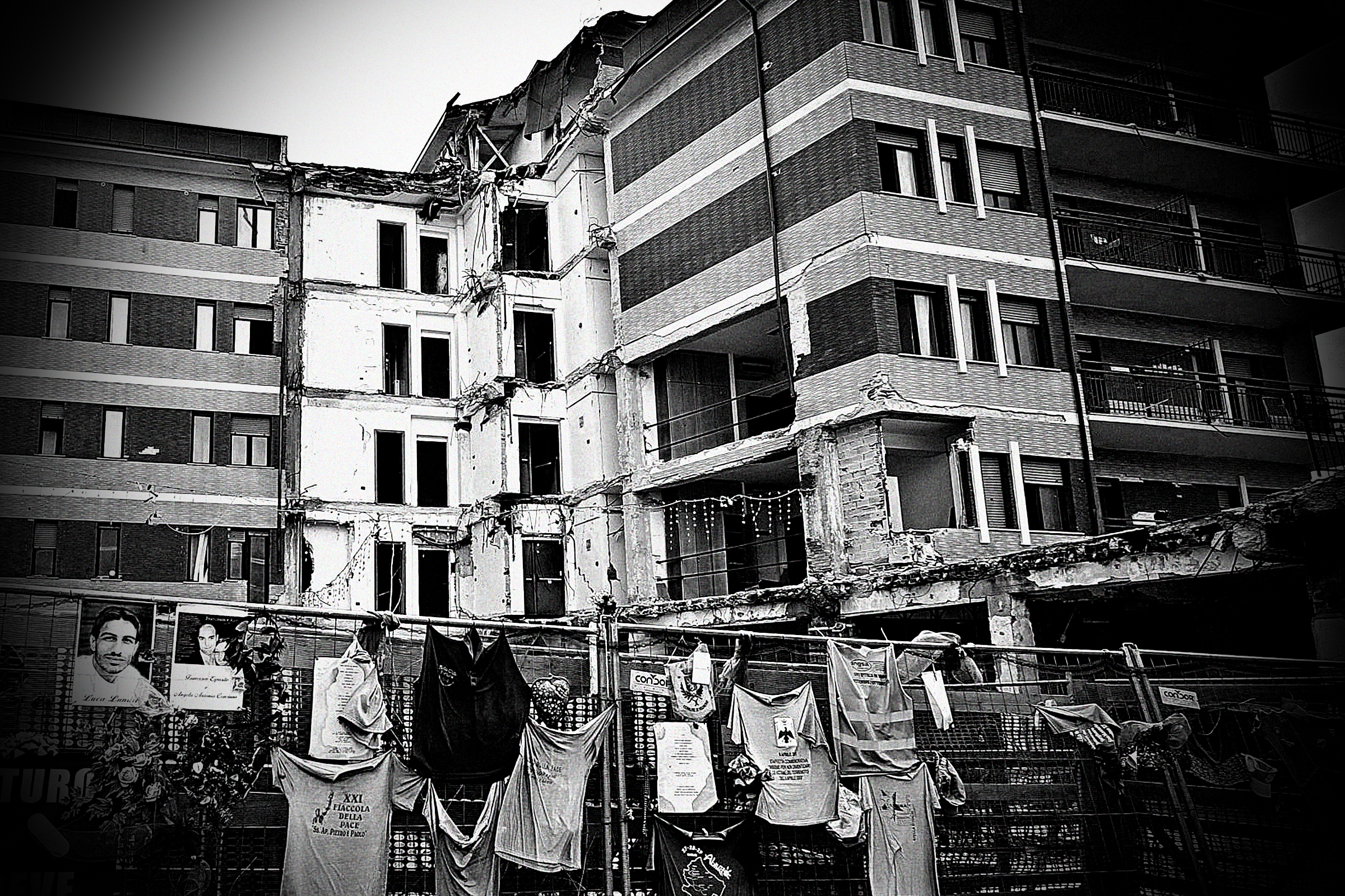 L’ORIGINE DELLA TRAGEDIA