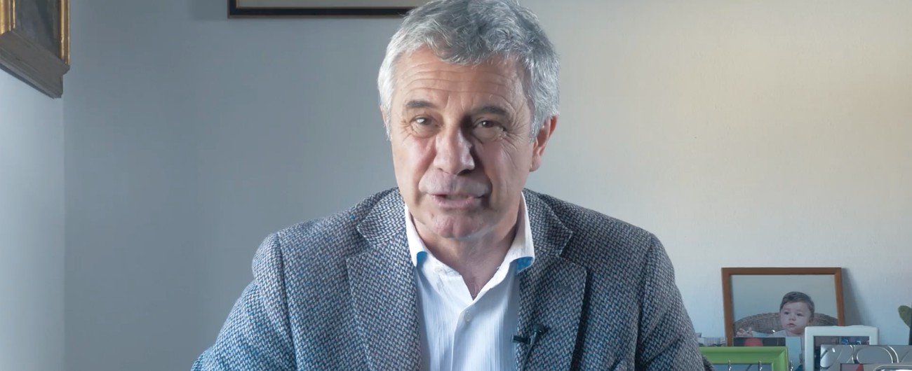 Copertina di Esino Lario, il sindaco Pietro Pensa mette in vendita il comune: “Lo spopolamento ci impone scelte forti”