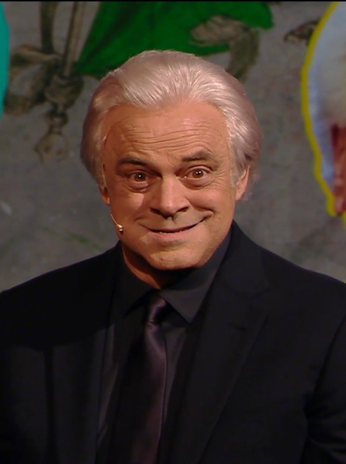 Copertina di Crozza-Verdini si accorge che la figlia ha fatto un grave errore: “Amore, hai sbagliato ministro: quello giusto è Bonafede”