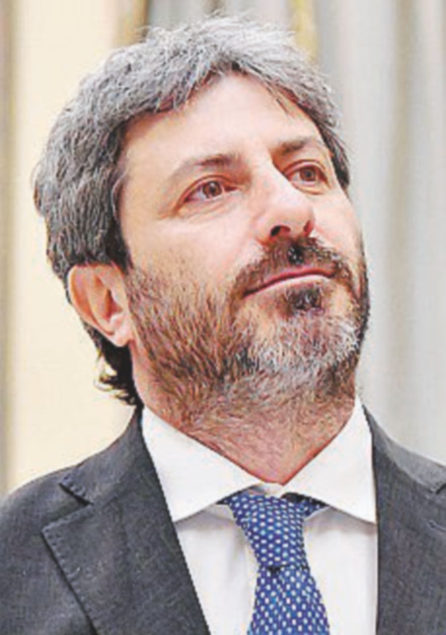Copertina di Fico: “Salvini sbagliò a denunciare Saviano” Lui: “Lo rifarei”