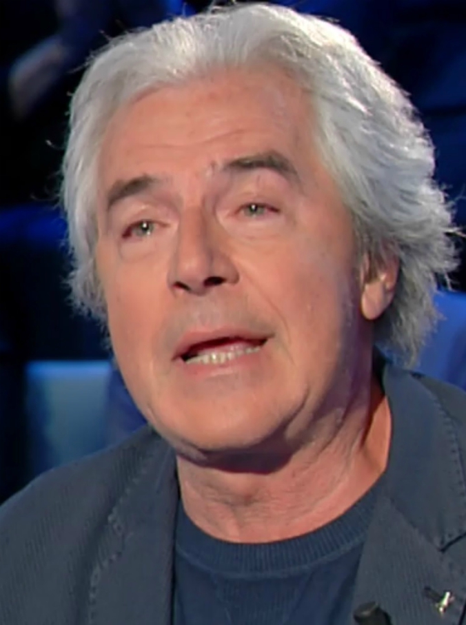 Copertina di Domenica In, Tullio Solenghi in lacrime ricorda Anna Marchesini: “Sei sempre qui con noi”. Lopez e Mara Venier si commuovono