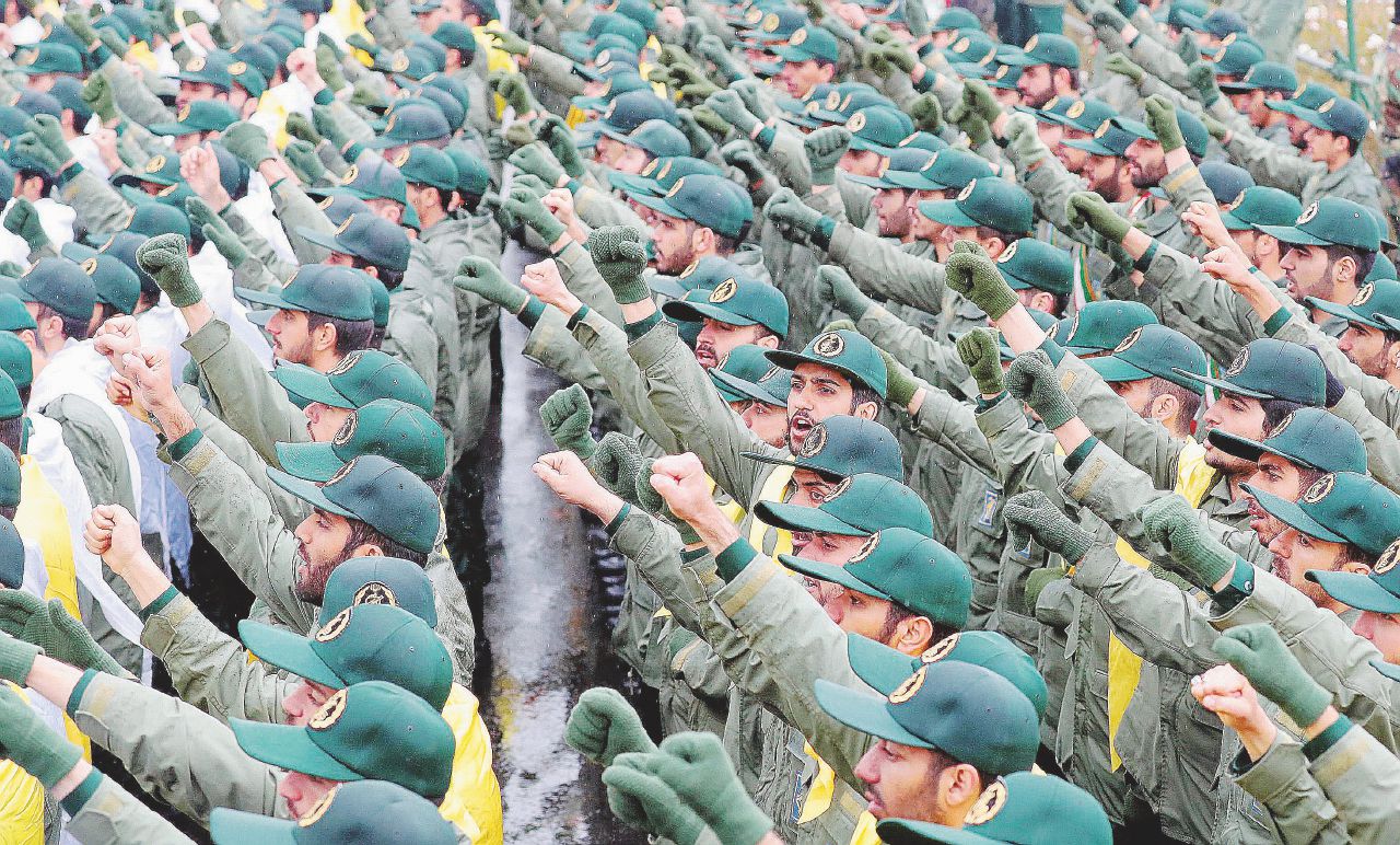 Copertina di Tutti gli uomini dell’ayatollah