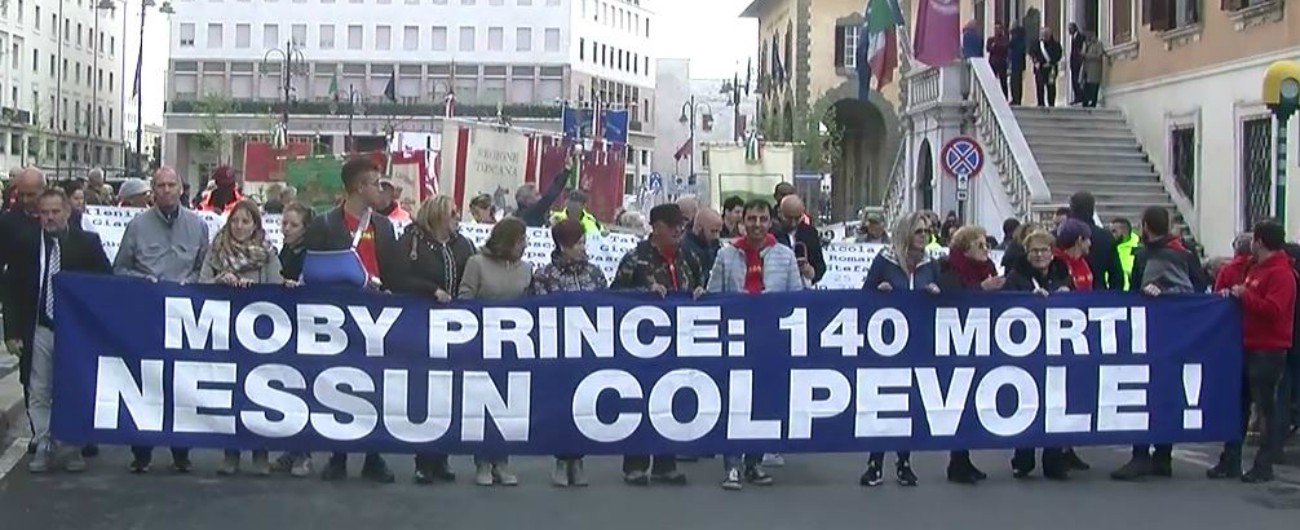Copertina di Moby Prince, il 10 aprile dei familiari tra dolore e speranza. “Nostra vita distrutta, ma oggi anniversario diverso”