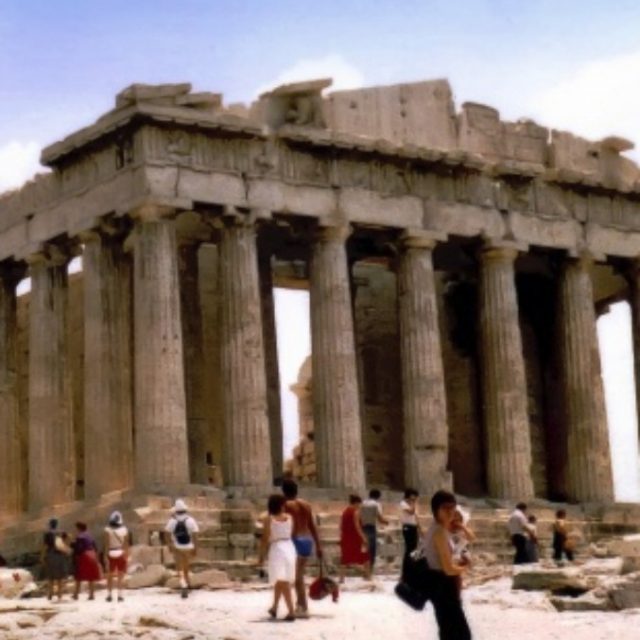 Turisti colombiani vogliono andare ad Atene ma si ritrovano ad Atena Lucana