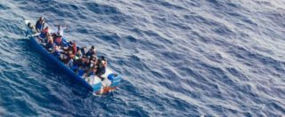 Copertina di Migranti, naufragio al largo della Libia. Otto dispersi, venti persone in attesa di soccorso dalle sei del mattino