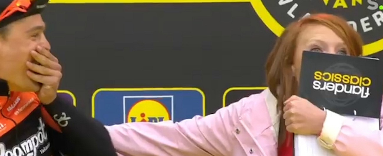 Copertina di Giro delle Fiandre, la giornalista e l’atleta non si coordinano. Il divertente fuori programma dopo l’intervista