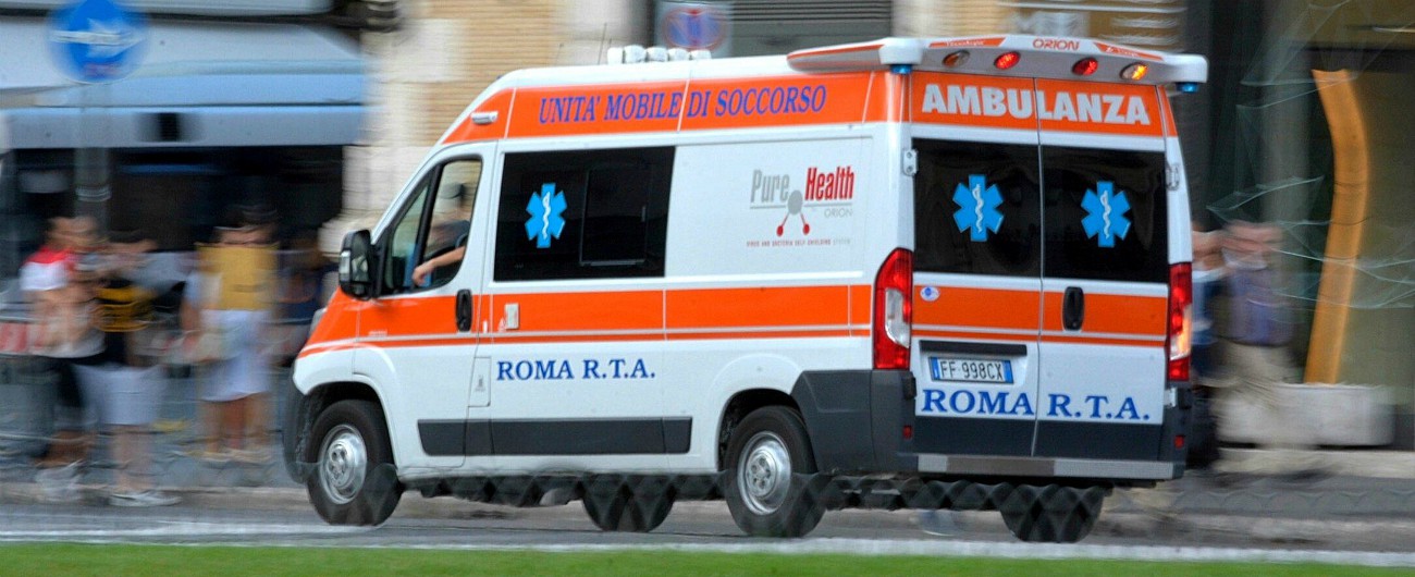 Roma, bambino muore per un malore nell’auto su via Cristoforo Colombo. La procura indaga per omicidio colposo
