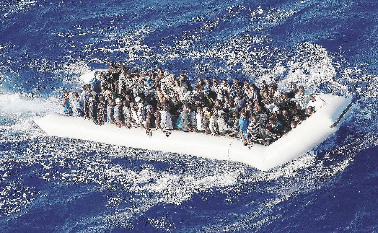 Copertina di Altri 8 morti in mare. Dieci ore di Sos ignorate dall’Italia
