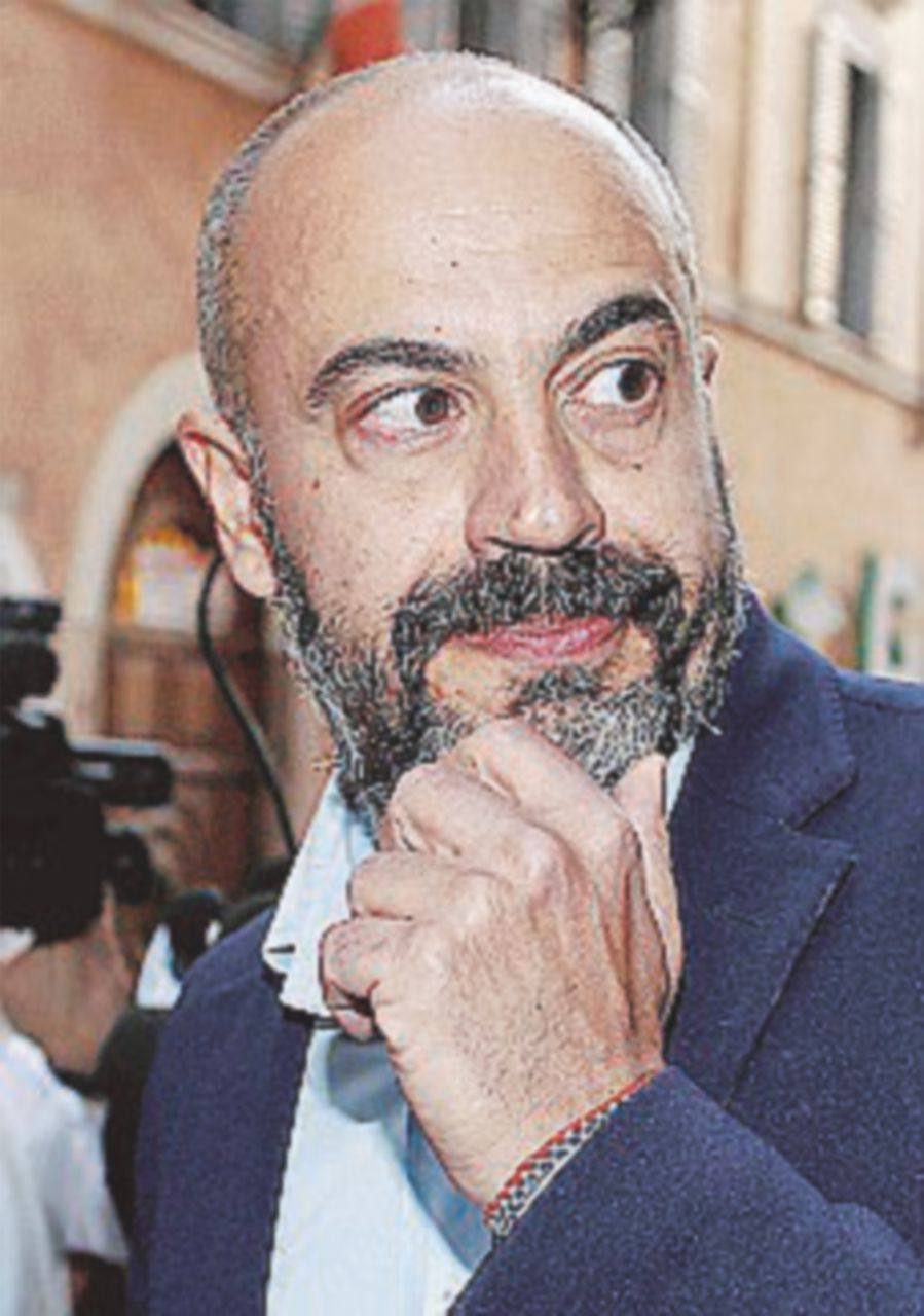 Commissione banche, Gianluigi Paragone verso la presidenza