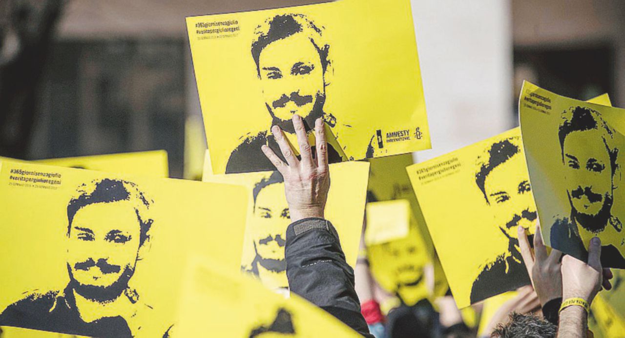 Senza giustizia - L’immagine di Giulio Regeni in un corteo - Ansa La Lega fa melina sulla Commissione Regeni