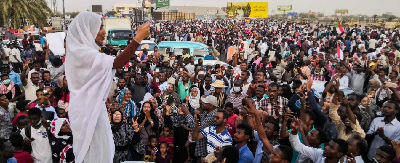 Sudan, i quattro mesi di proteste che hanno rovesciato Bashir: dalla lotta per il pane alle donne in piazza per i diritti