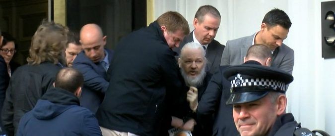 Julian Assange, Svezia e Usa lo reclamano (per reati diversi). Ma la Brexit complica tutto