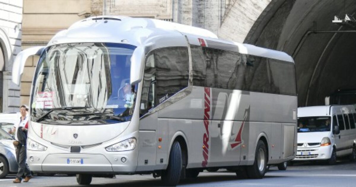 “Ho ordinato all’autista di non guidare, non ha riposato per il chiasso notturno degli alunni. Non mi è mai capitata una cosa del genere”: gita movimentata a Praga