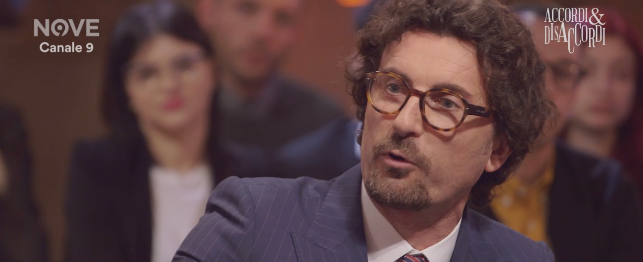 Copertina di Il ministro Toninelli sul Nove: “Ho una mentalità altruistica. Un giorno, chissà, penserò un po’ più ai cazzi miei”
