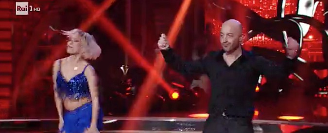 Copertina di Ballando con le stelle, dalle cucine alle piste da ballo per una notte: Joe Bastianich è “Bamboleiro”