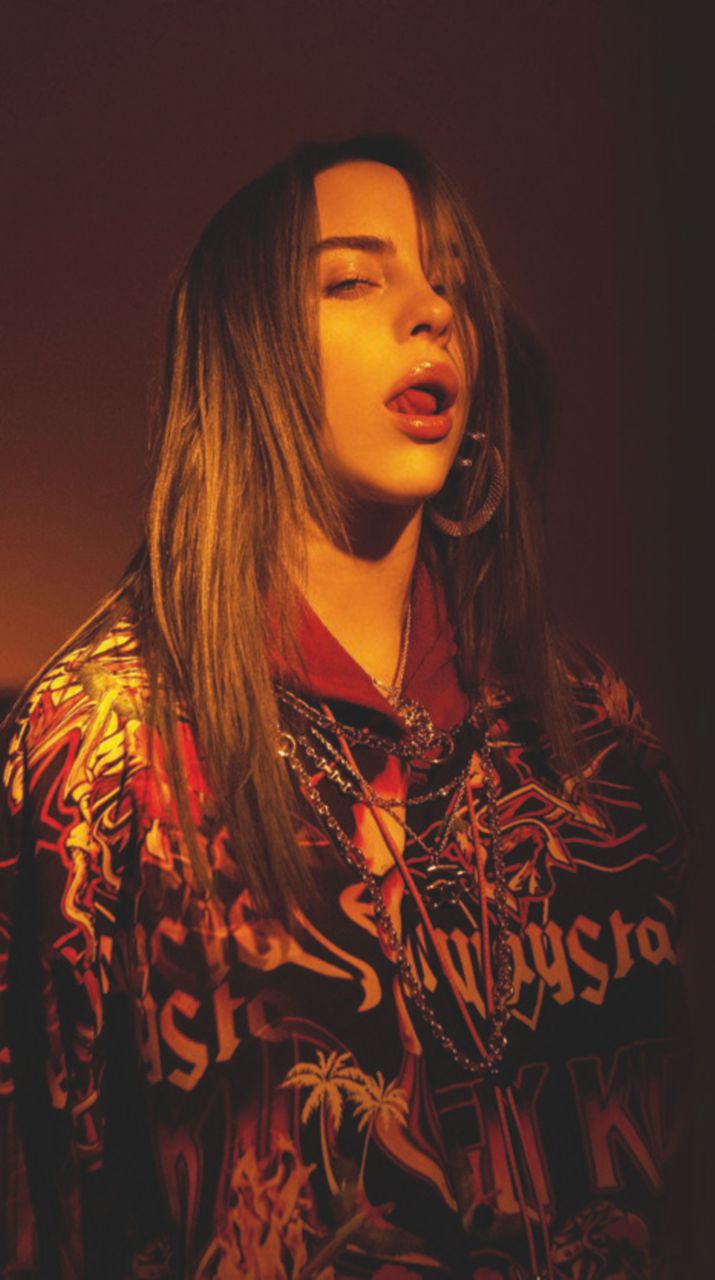 Copertina di Billie Eilish, una stella a rischio esplosione