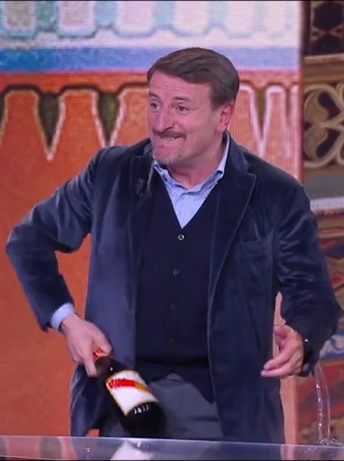 Copertina di Che fuori tempo che fa, nello studio di Fazio ricompare lo storico Tafazzi, il personaggio di Giacomo Poretti