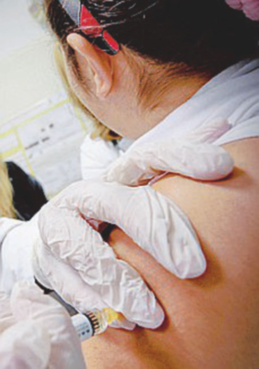 Lite in famiglia: papà è no vax, il giudice dà ragione alla madre