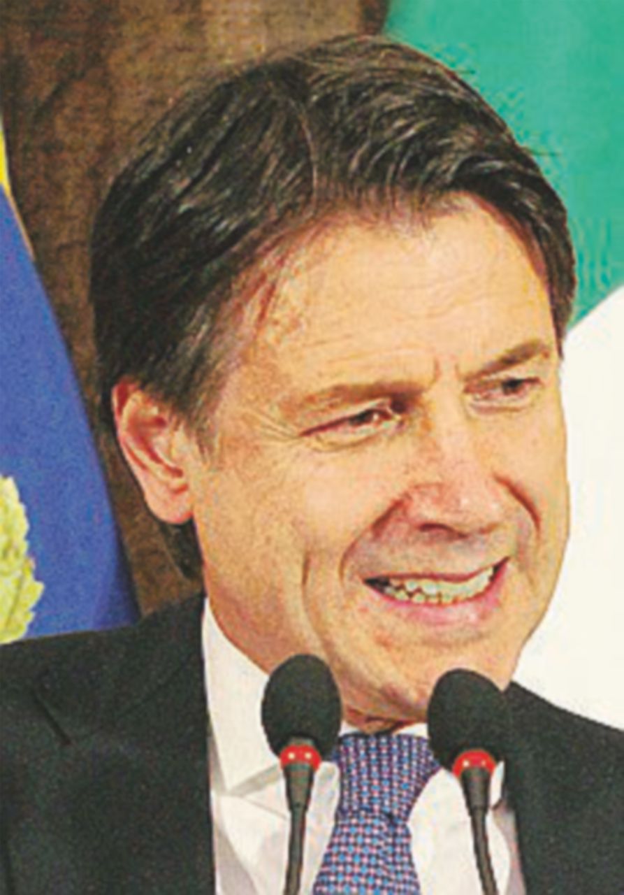 Il premier: “Fatto grave la corruzione, serve chiarezza”