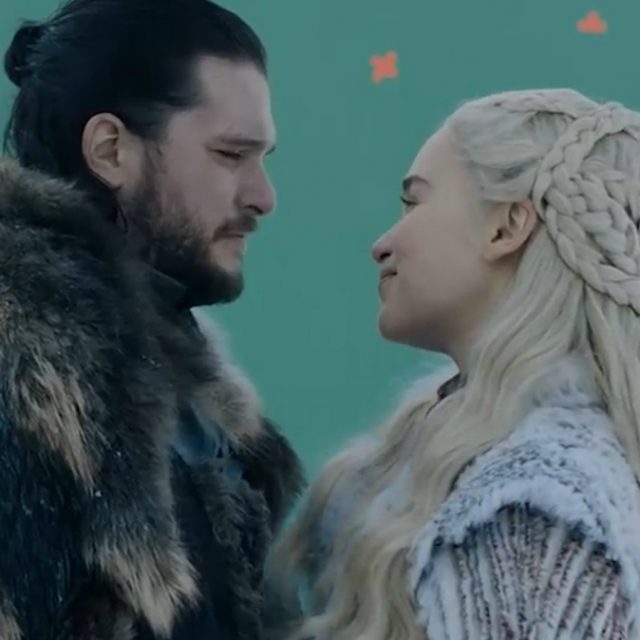 Game of Thrones, il bacio tra Jon Snow e Daenerys non è per niente romantico. E nel backstage lui reagisce così