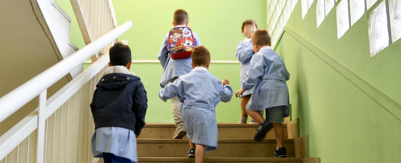 Lecce, maltrattamenti e minacce ai bambini di una scuola materna: interdetta insegnante