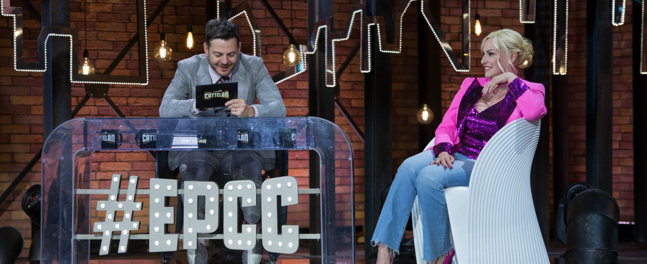 Copertina di Epcc, Antonella Celerici ospite di Cattelan: “Fa schiuma ma non è sapone…”, le sue gaffe più celebri protagoniste del cruciverbone