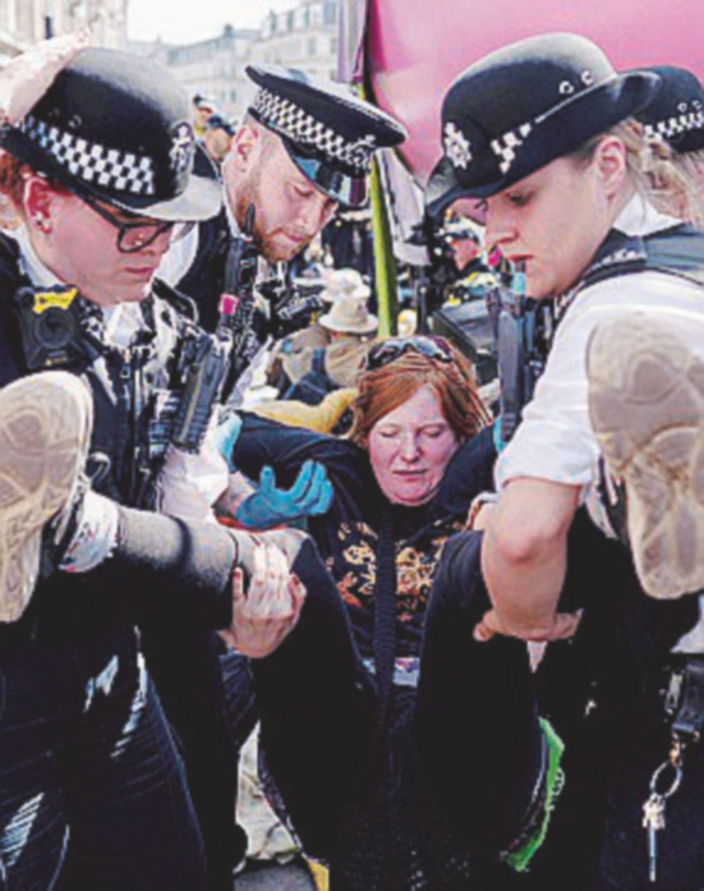 Copertina di I duri a Londra: “Blocchiamo tutto”