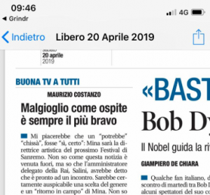 Cristiano Malgioglio - il ‘re’ della tv pubblica su Twitter una foto (ma non si accorge di cosa appare sullo schermo)