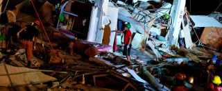 Copertina di Terremoto nelle Filippine, scossa di 6.3. Palazzi crollati: almeno 8 morti e decine di feriti. “Grida da sotto le macerie”