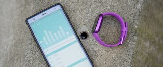 Fitbit Versa Lite, uno smartwatch sportivo piccolo e colorato, ma un po’ costoso