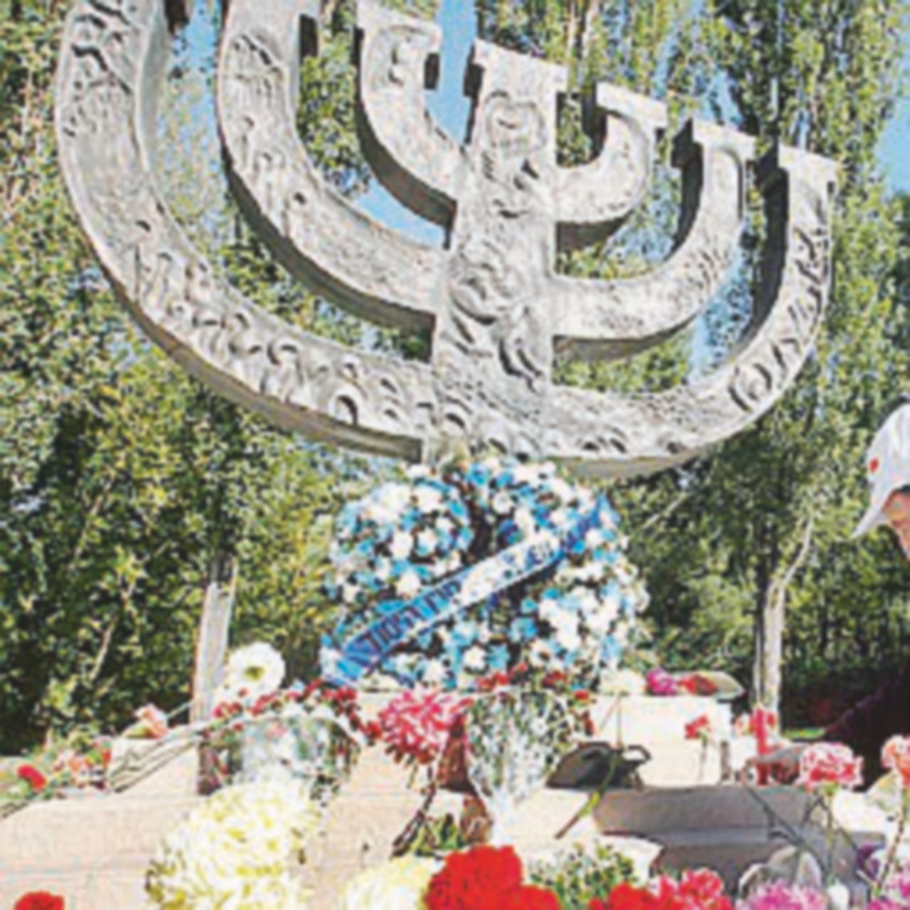 La memoria di Kiev nella fossa dei 30 mila liquidati dalle SS La memoria di Kiev nella fossa dei 30 mila liquidati dalle SS