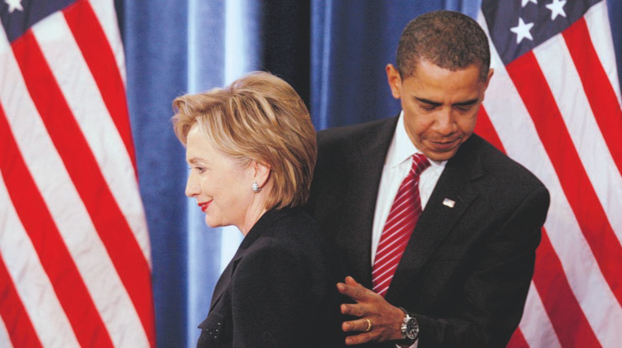Passo falso - L’ex presidente Usa Barack Obama e HIllary Clinton - LaPresse Tweet boomerang per Hillary e Obama: le vittime diventano “adoratori della Pasqua”