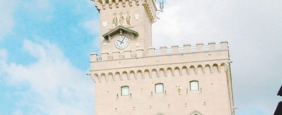 Effetto valanga - La piazza di San Marino - Ansa Il nodo San Marino: salvare le banche o i bilanci pubblici
