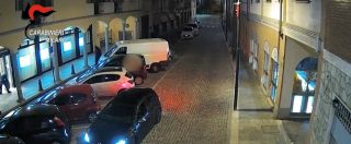 Copertina di Milano, assaltavano bancomat e li facevano esplodere: Carabinieri arrestano 5 persone. Incastrati dai video